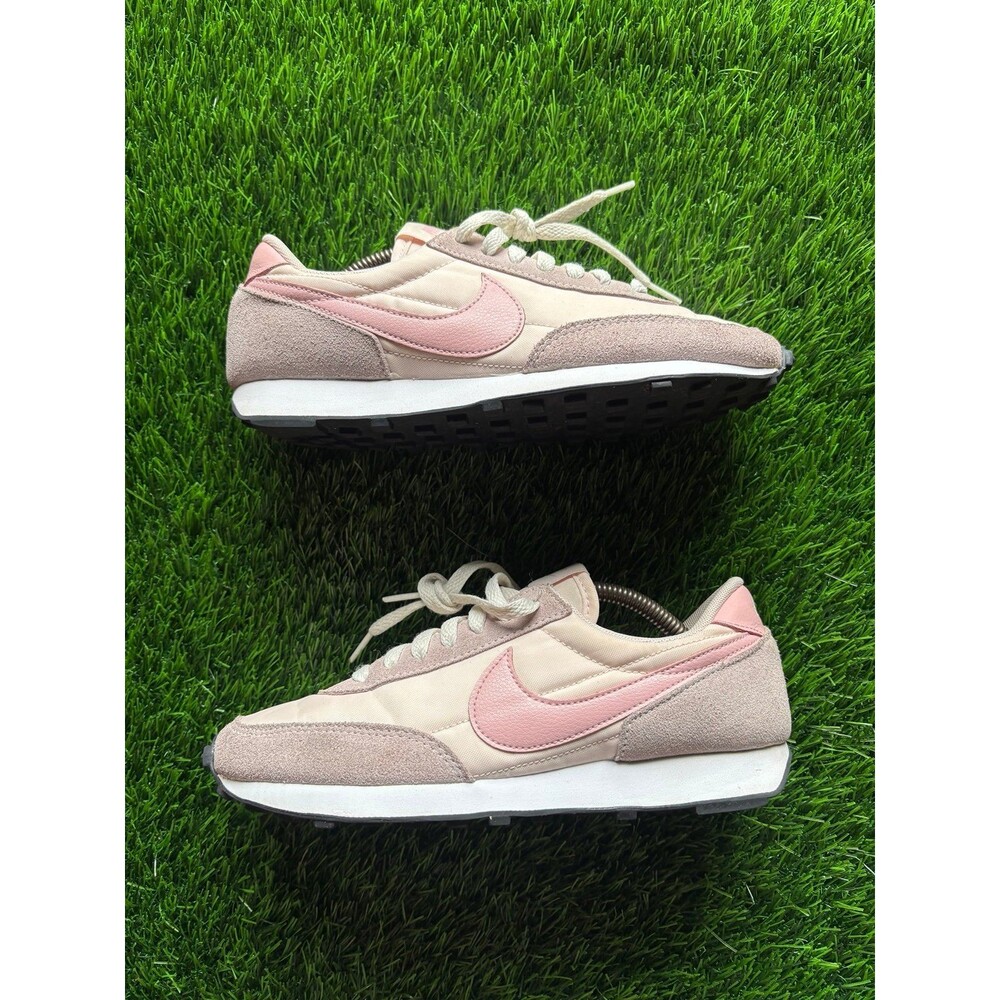 Nike Wmns Daybreak 'Light Soft Pink' Sz 6.5